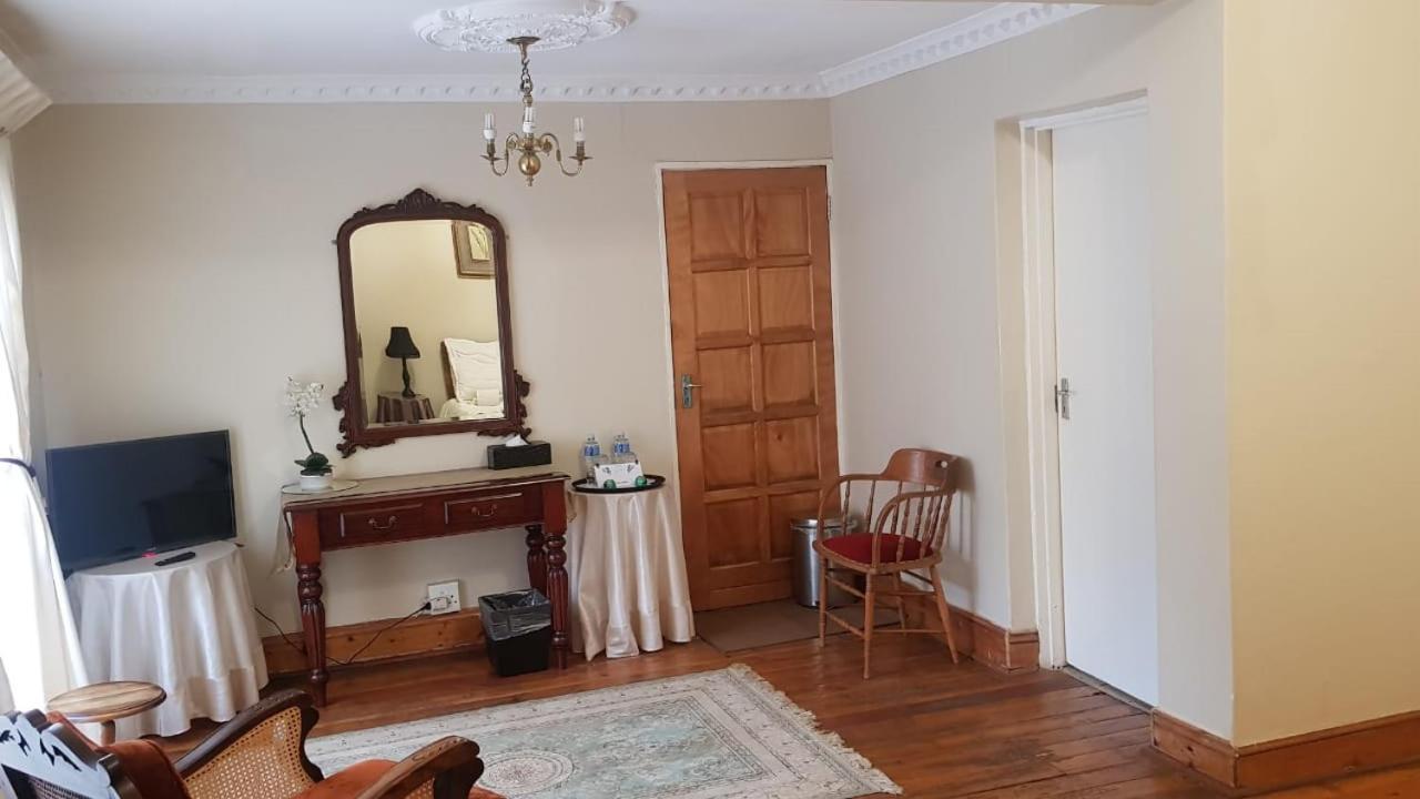 Upper Houghton Guesthouse Йоханесбург Екстериор снимка