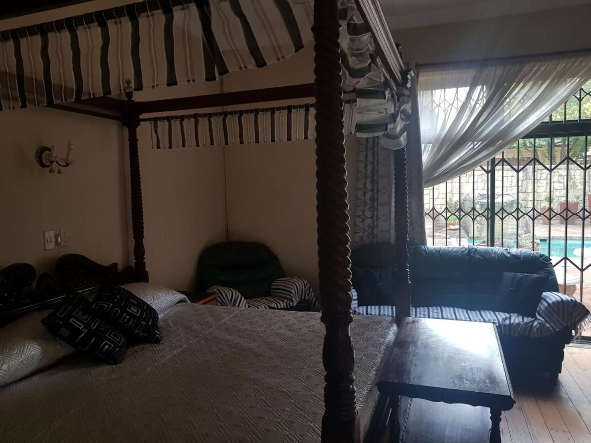 Upper Houghton Guesthouse Йоханесбург Екстериор снимка