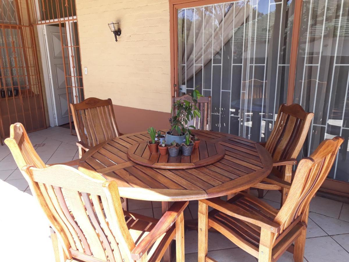 Upper Houghton Guesthouse Йоханесбург Екстериор снимка