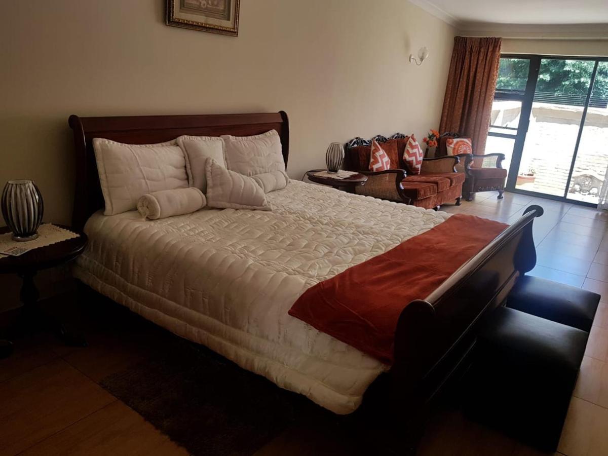 Upper Houghton Guesthouse Йоханесбург Екстериор снимка