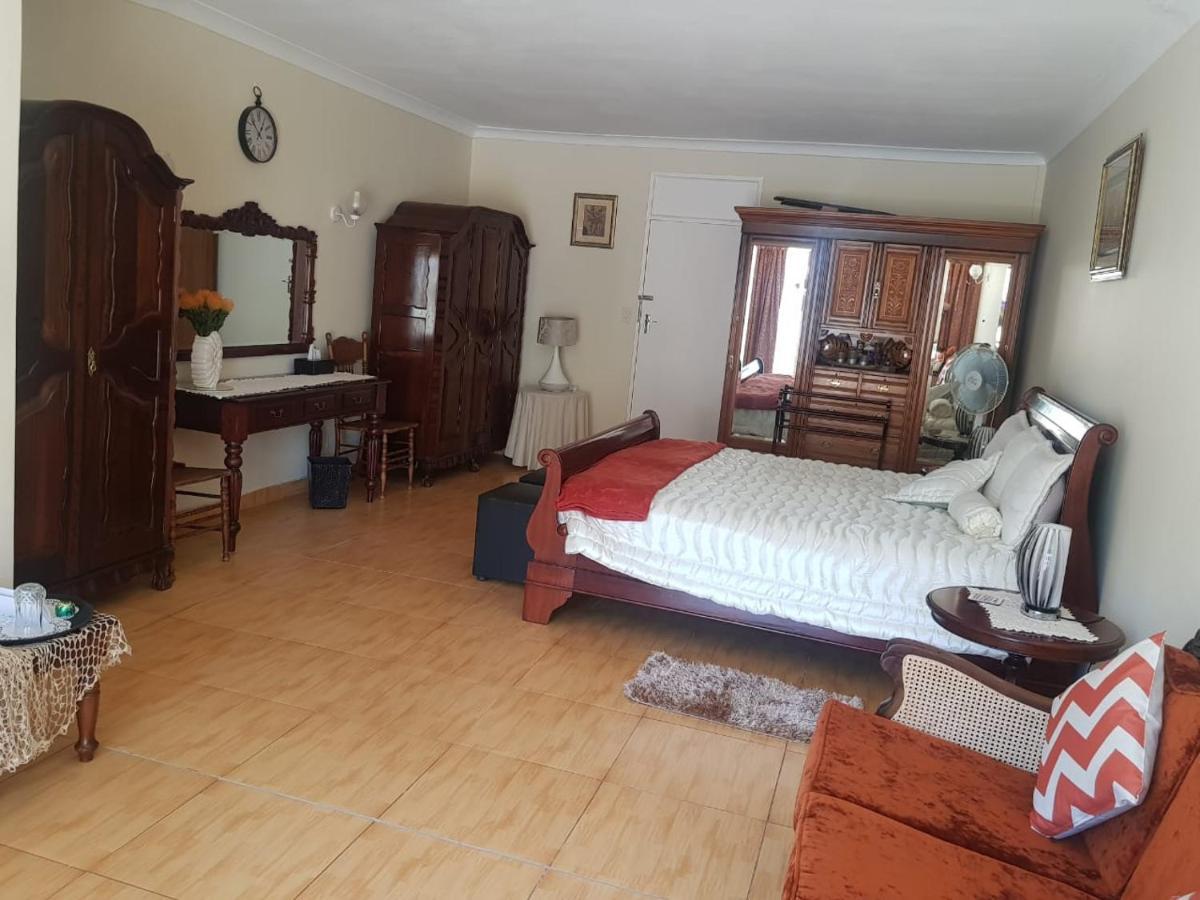 Upper Houghton Guesthouse Йоханесбург Екстериор снимка