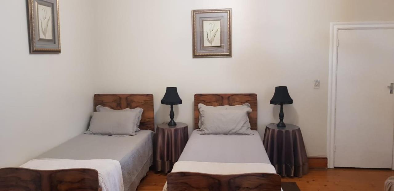 Upper Houghton Guesthouse Йоханесбург Екстериор снимка